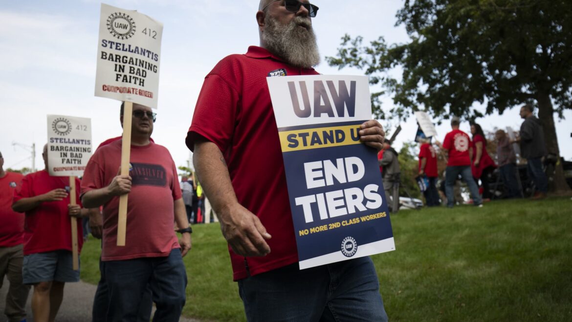 Union workers 'are catching up' on pay as labor organizing surges