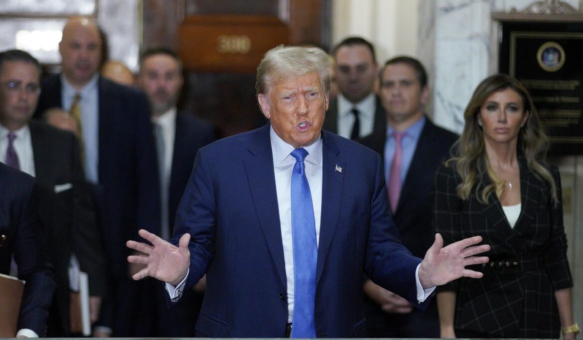 Appeals court reinstates gag order that barred Trump from maligning court staff in N.Y. fraud trial