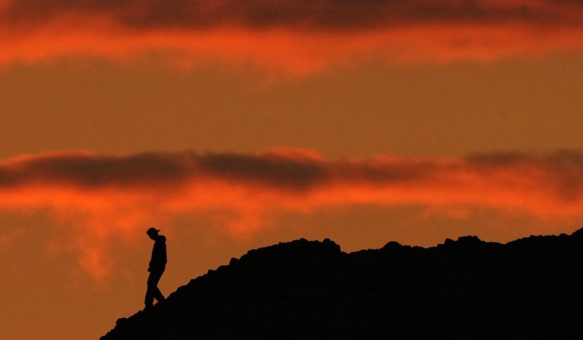 CDC finds older men led 2021 surge in suicide rate