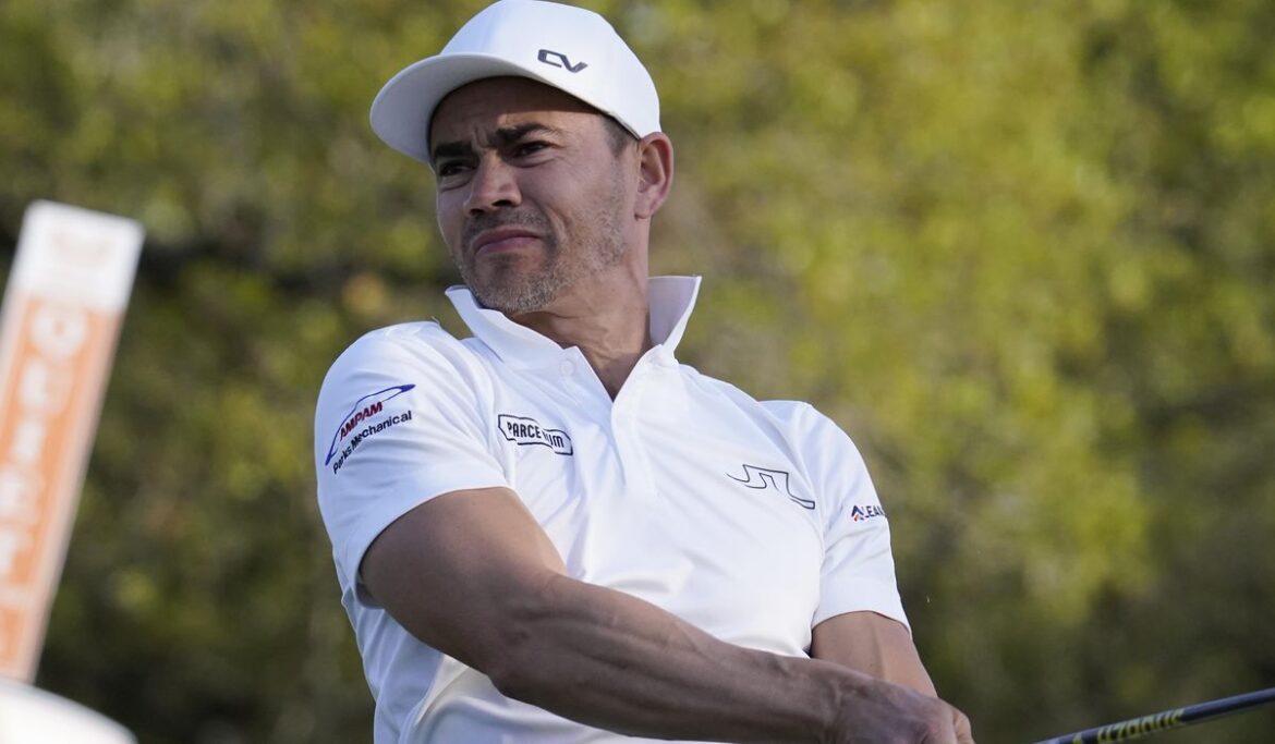 Camilo Villegas wins in Bermuda for his first title since his young daughter died of brain cancer