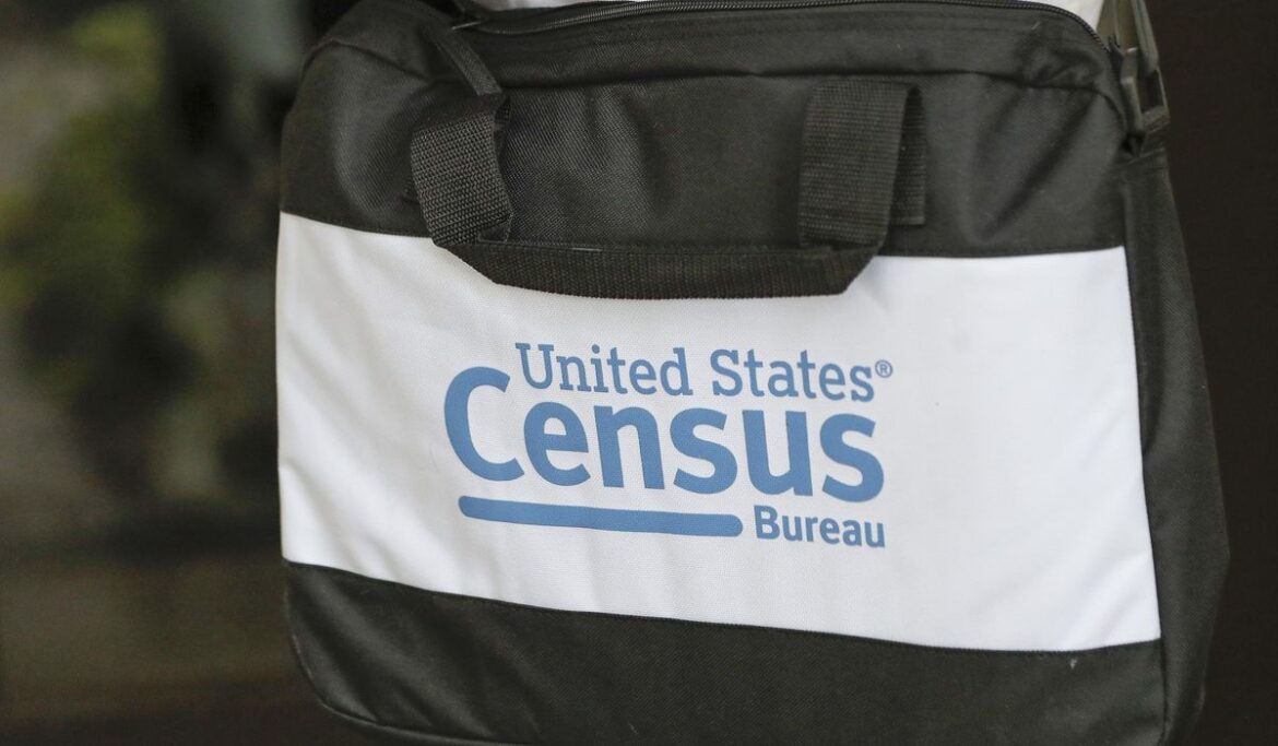 Census Bureau says 1 million more children live with unmarried parents than in 2007