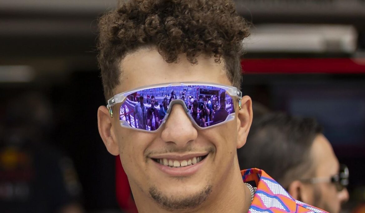 Chiefs QB Patrick Mahomes says he 'jumped' at the chance to invest in Formula One's Alpine team