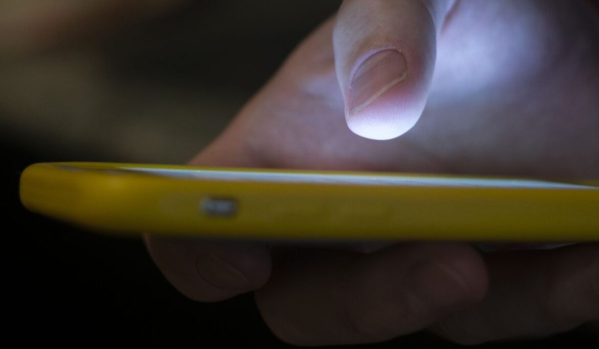 Complaints of robocall, telemarketing calls targeting seniors hit 5-year low, FTC reports