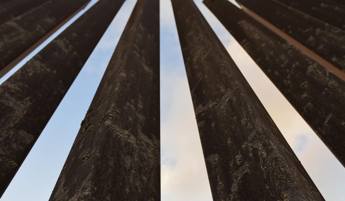 Congress should fund real border security, not a worldwide welfare state