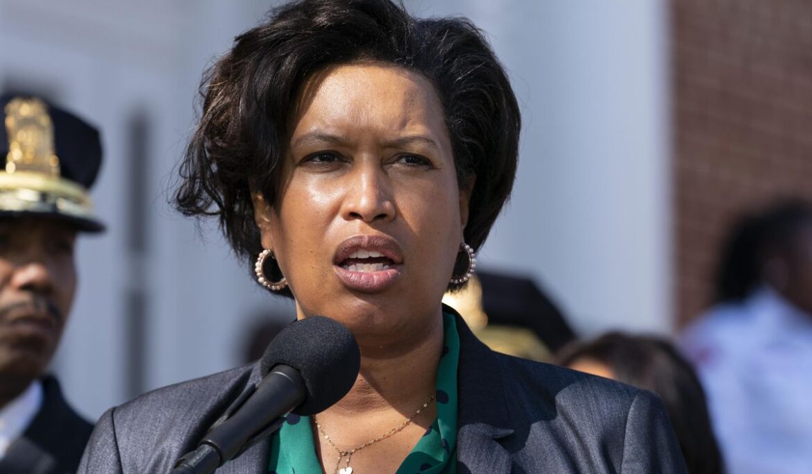 D.C. residents voice support for Muriel Bowser's new crime bill as shootings, carjackings rage on