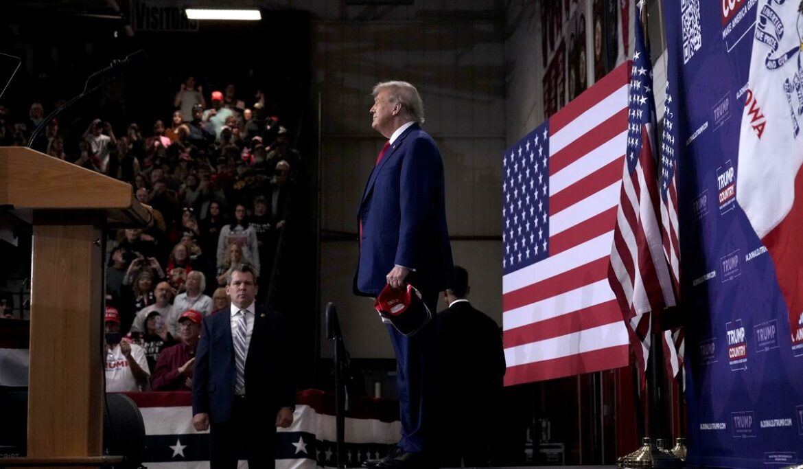 Donald Trump returning to U.S.-Mexico border to promote hard-line immigration proposals