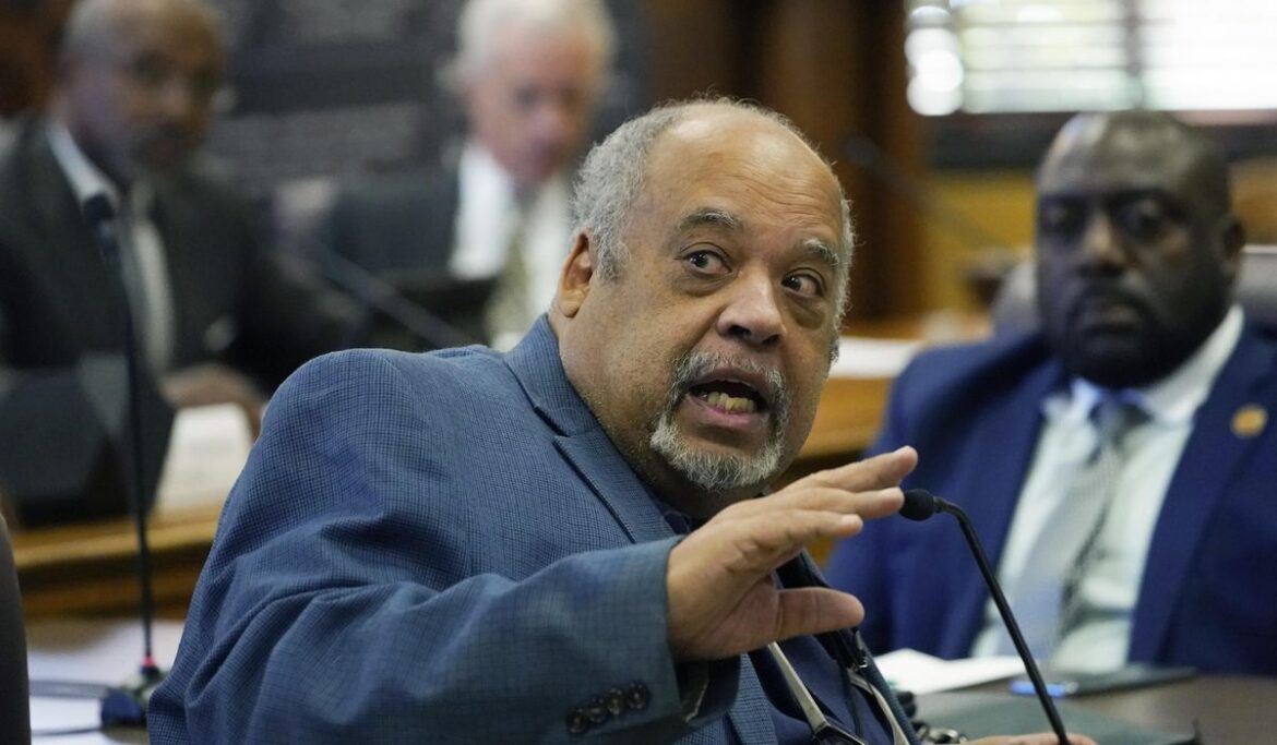 Earle Banks gets probation on tax conviction and intends to remain in office