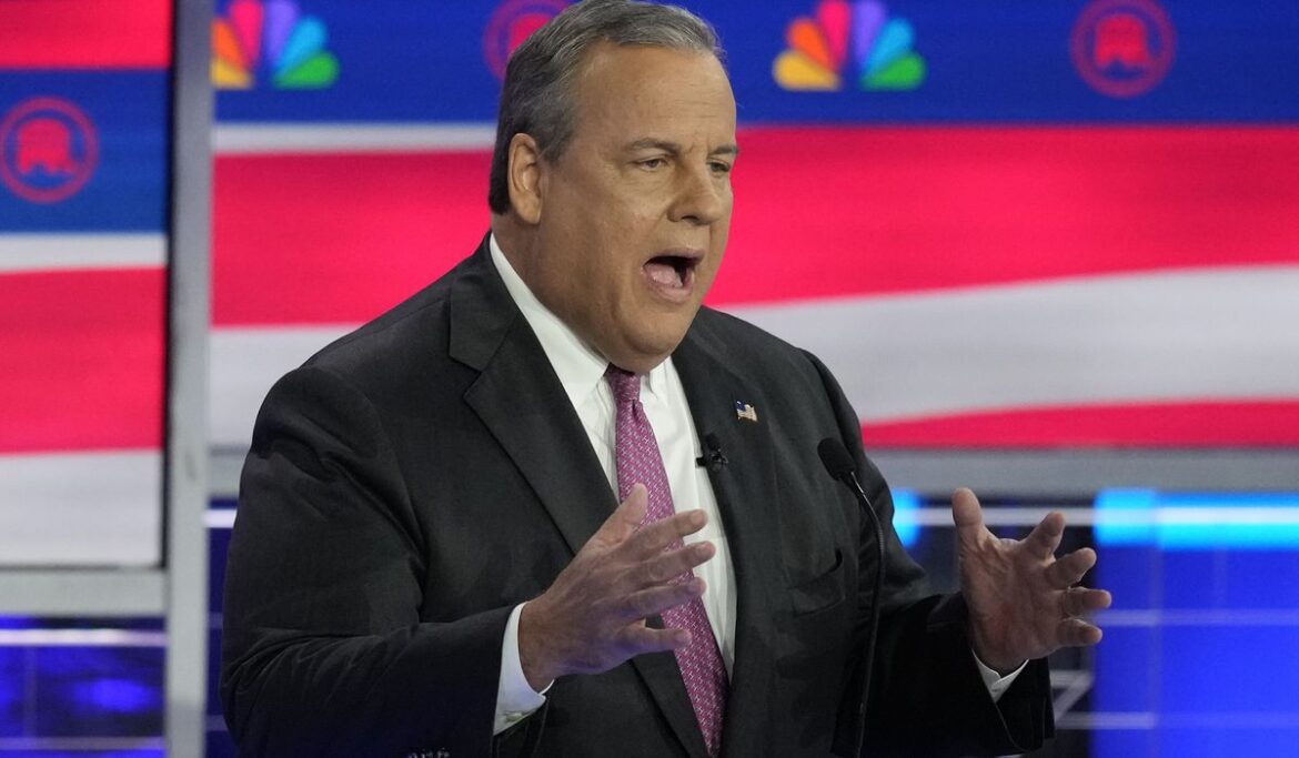 GOP presidential candidate Chris Christie goes after RNC Chair Ronna McDaniel over abortion