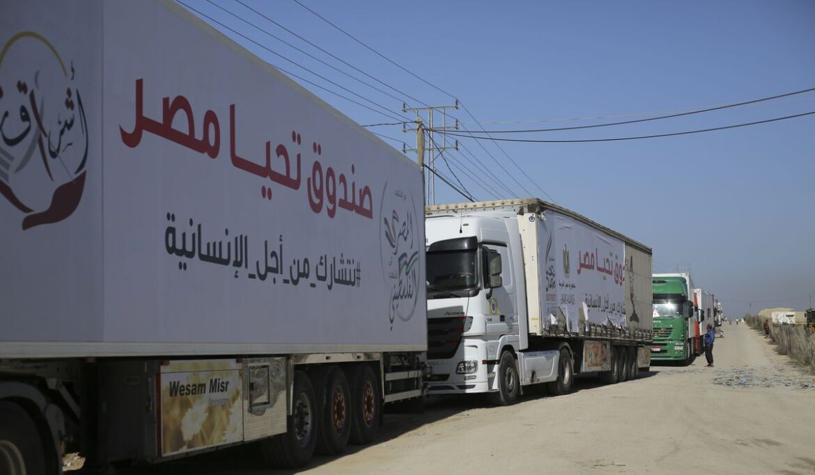 Gaza receives 200 trucks of humanitarian aid amid cease-fire