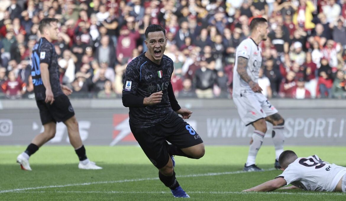 Giacomo Raspadori scores again to help Napoli win 2-0 at Salernitana in Serie A
