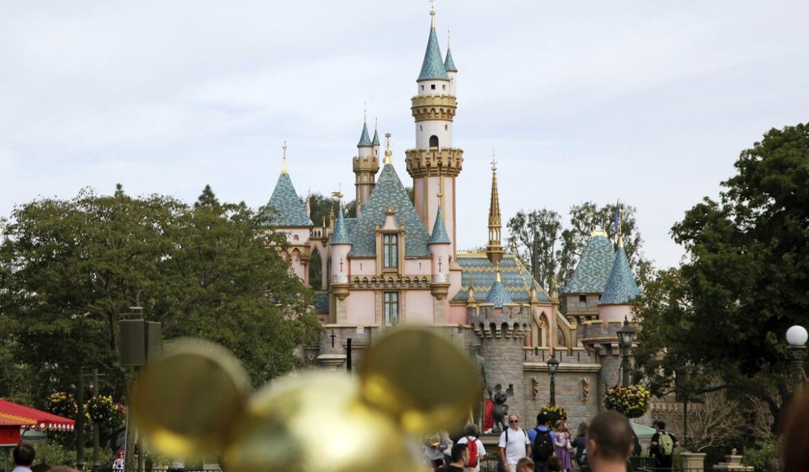 Gusts topple light pole at California's Disneyland, injuring 3 guests