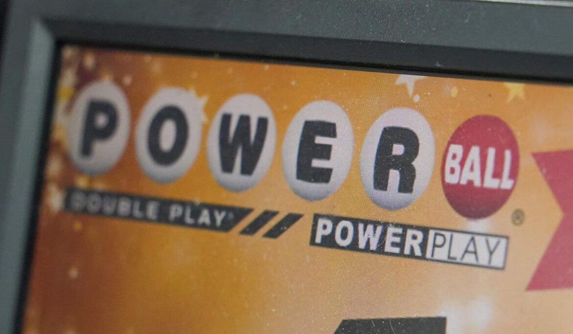 Iowa Lottery posted wrong Powerball numbers -- and temporary 'winners' get to keep the money