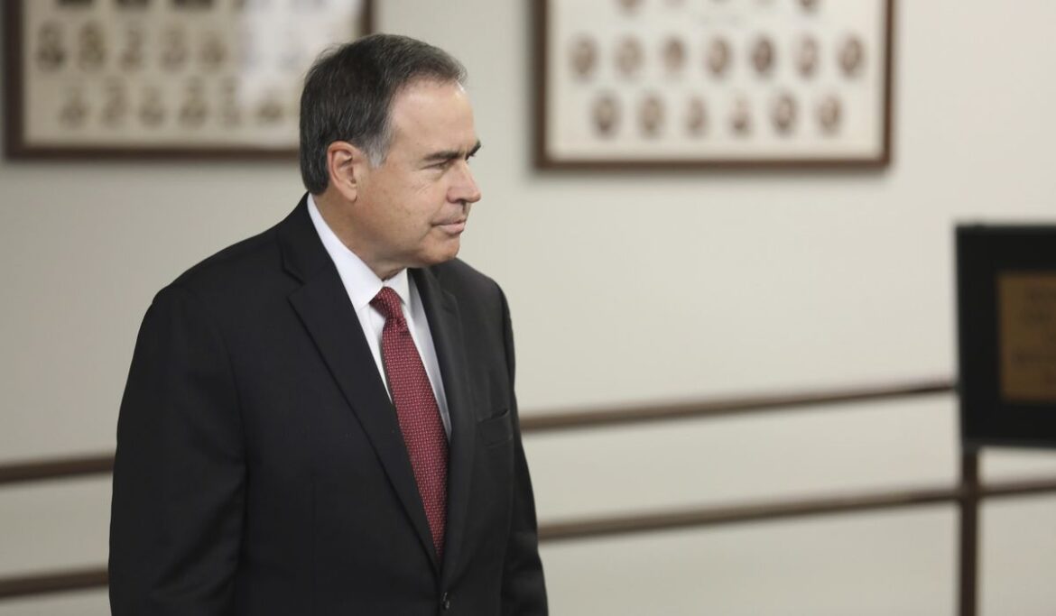 Judge likely to be next South Carolina chief justice promises he has no political leanings