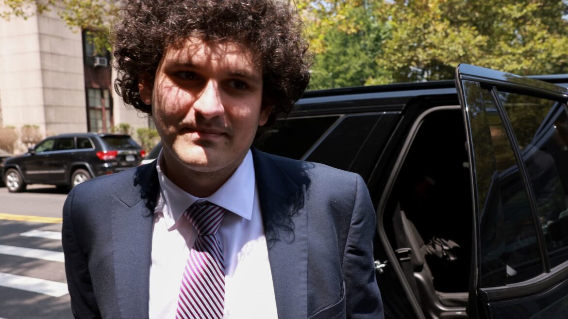 Judge to stay late in Sam Bankman-Fried trial