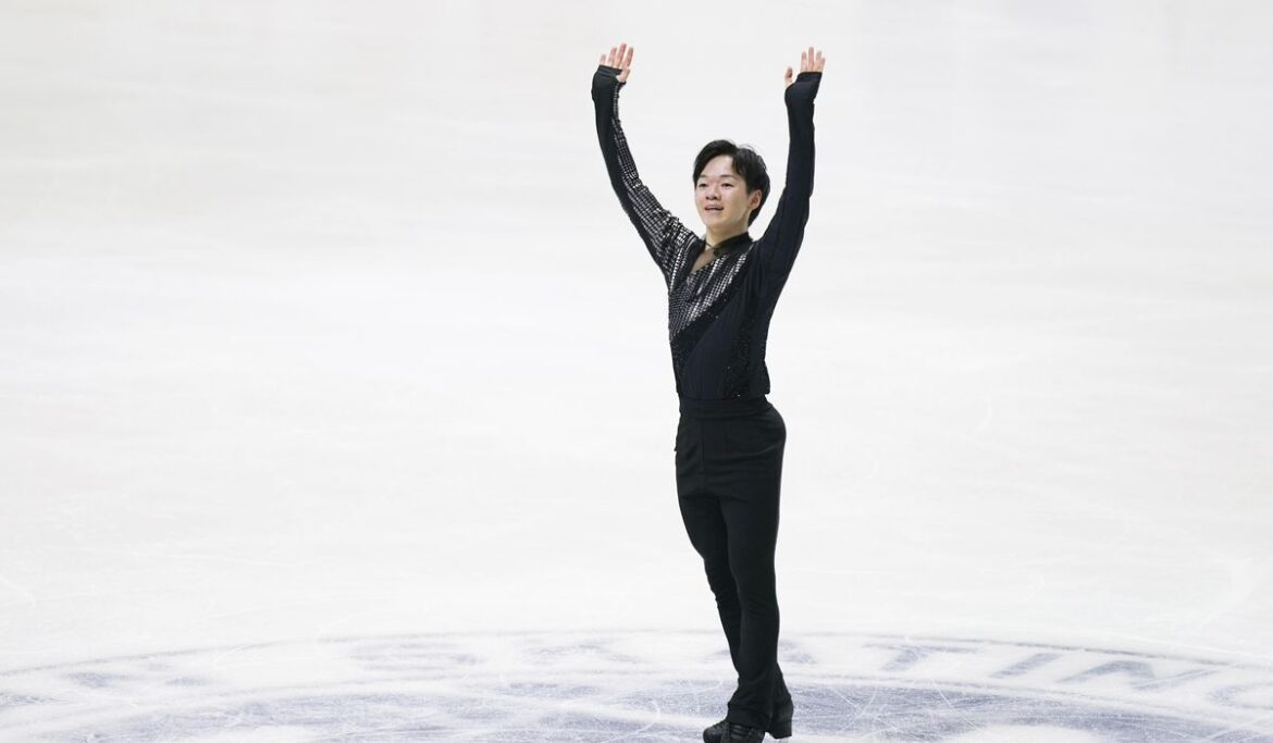 Kagiyama and Thorngren lead NHK Trophy figure skating event after short programs