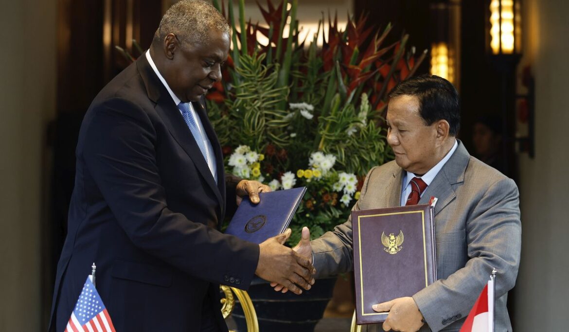 Lloyd Austin affirms U.S. defense commitment to Taiwan in wake of Xi-Biden summit