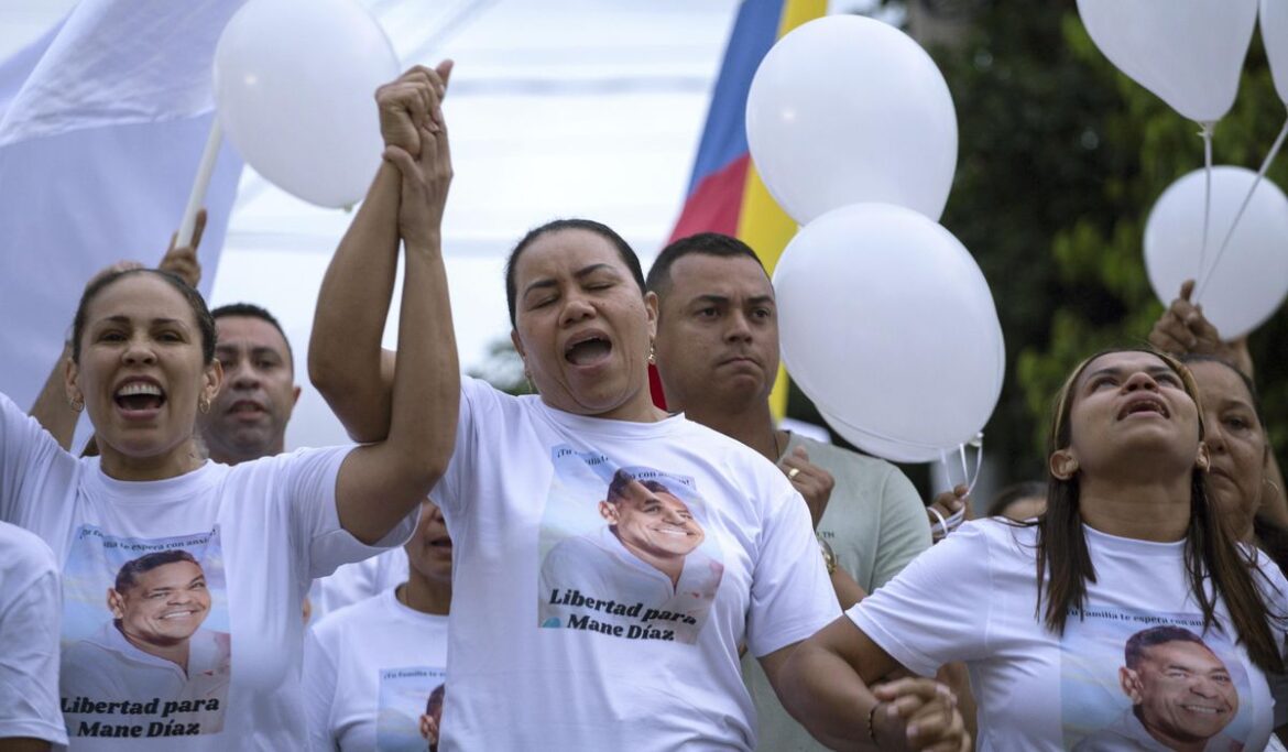 Luis Diaz on Liverpool's bench in Premier League as negotiations continue over his kidnapped father