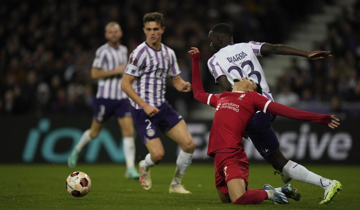 Luis Diaz starts for Liverpool and Klopp says striker 'really happy' after father freed