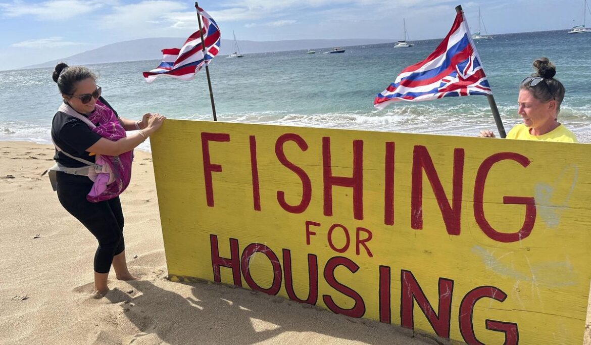 Maui wildfire survivors camp on the beach to push mayor to convert vacation rentals into housing