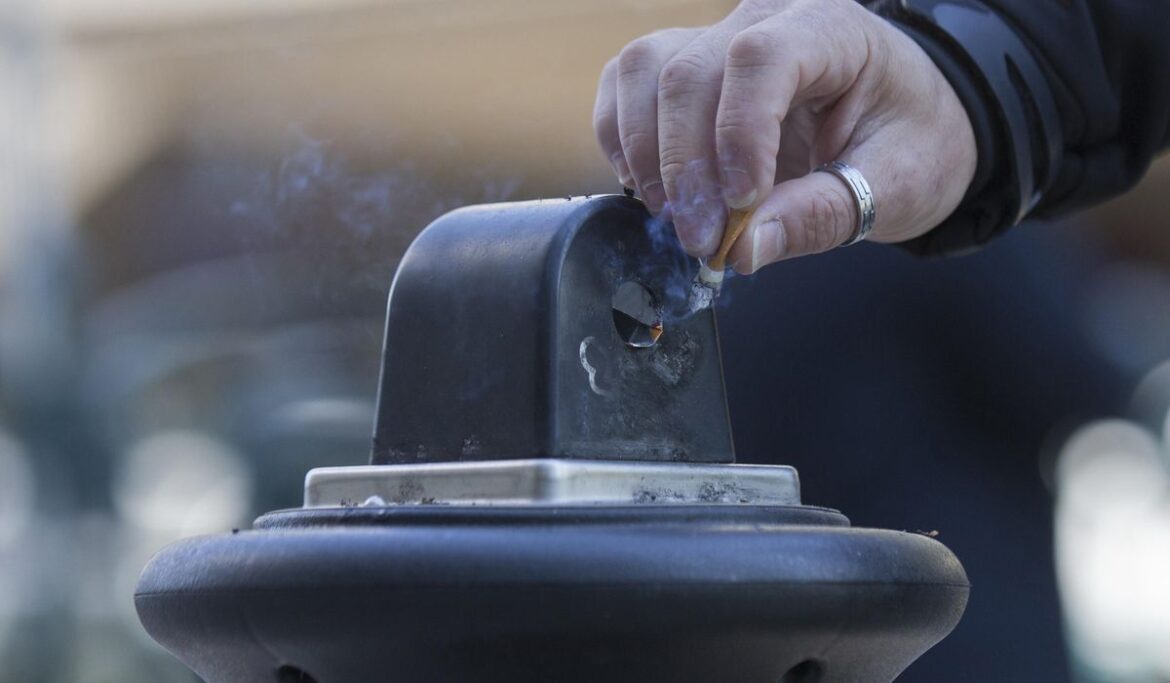 No smoking on beaches in France as country seeks to decrease tobacco-related deaths