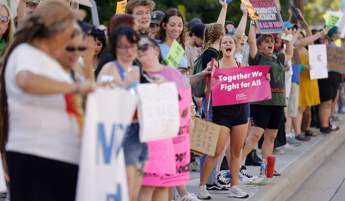 Oklahoma Supreme Court keeps anti-abortion laws on hold while challenge is pending