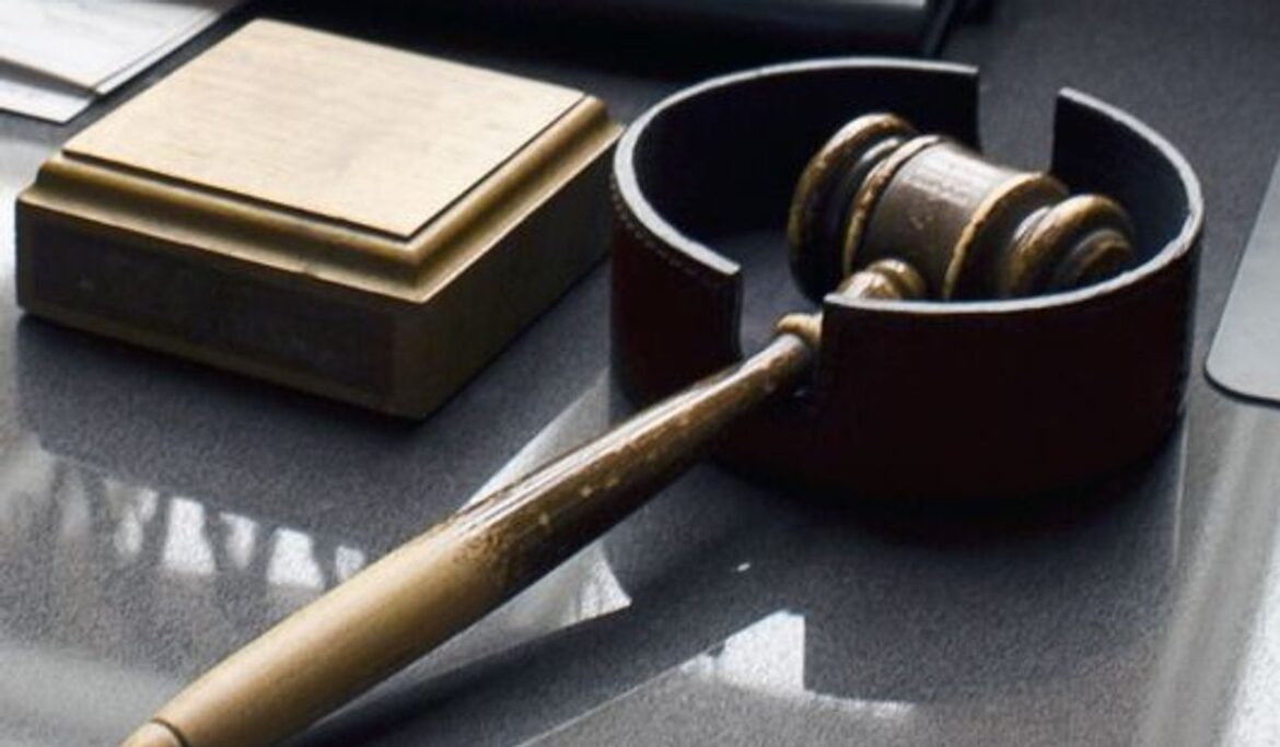 Oregon judge says all defendants must have lawyers, or they'll be released in 7 days