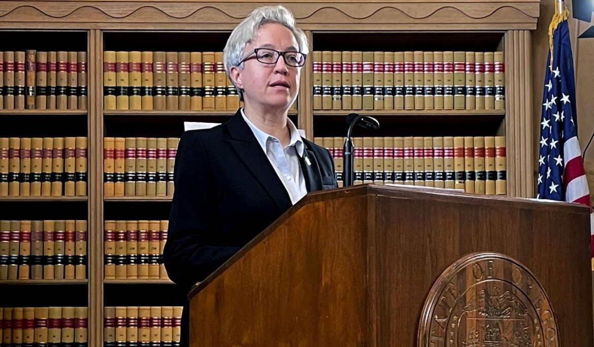 Oregon's voter-approved gun control law violates state constitution, judge rules