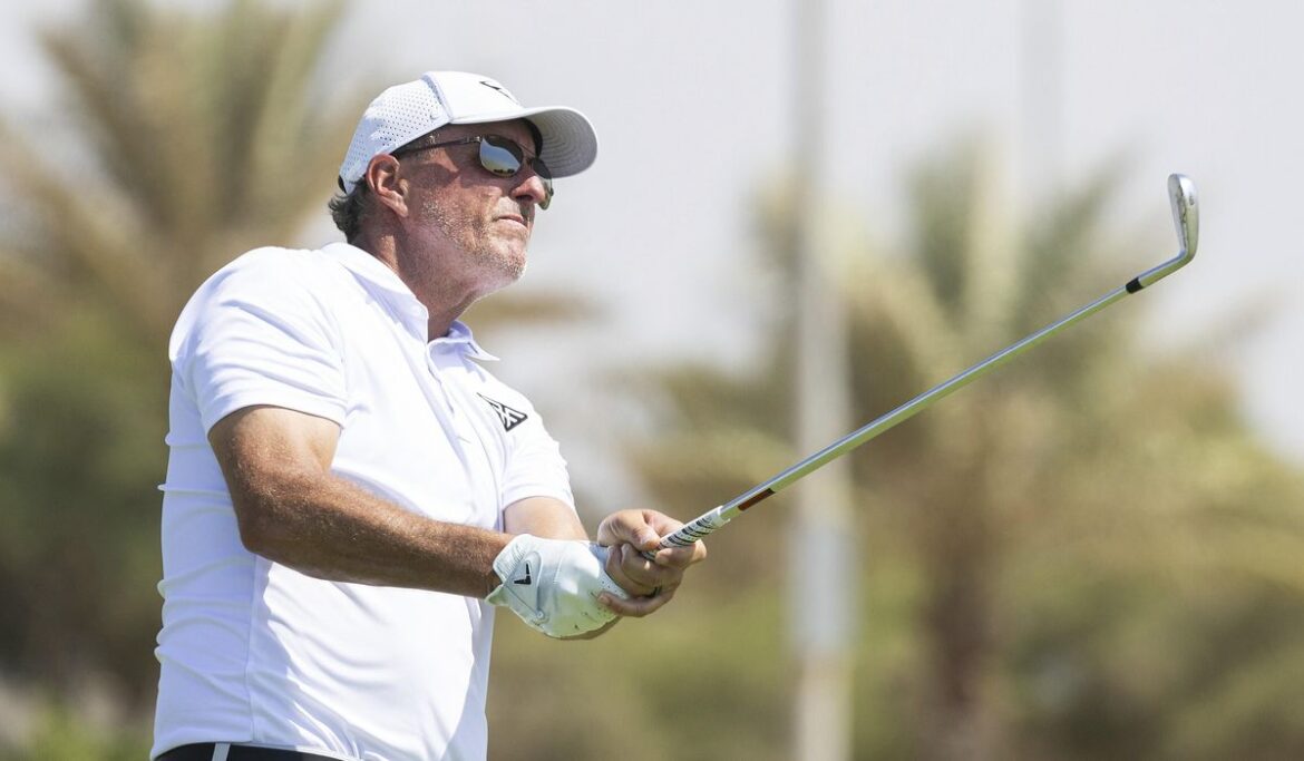 Phil Mickelson claims more players want to jump to Saudi-backed LIV Golf