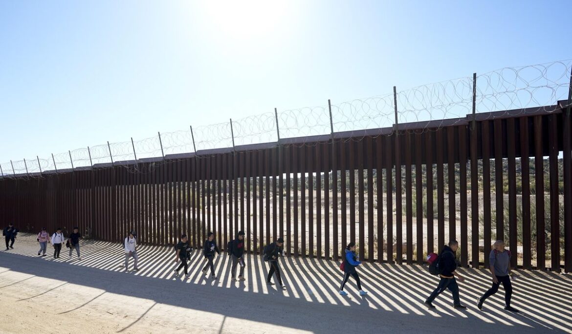 Republicans seek to pair border security with Ukraine assistance