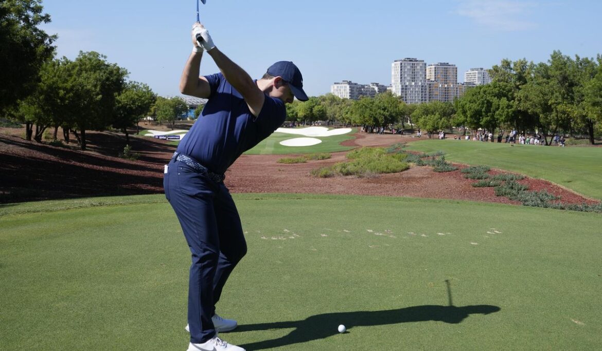 Rory McIlroy stalls, Hovland soars and Hojgaard leads by 2 shots at World Tour Championship