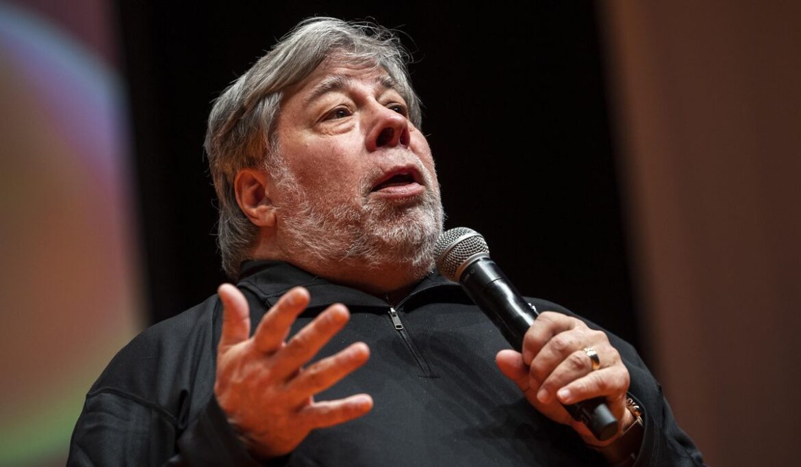 Steve Wozniak, Apple co-founder. has stroke in Mexico