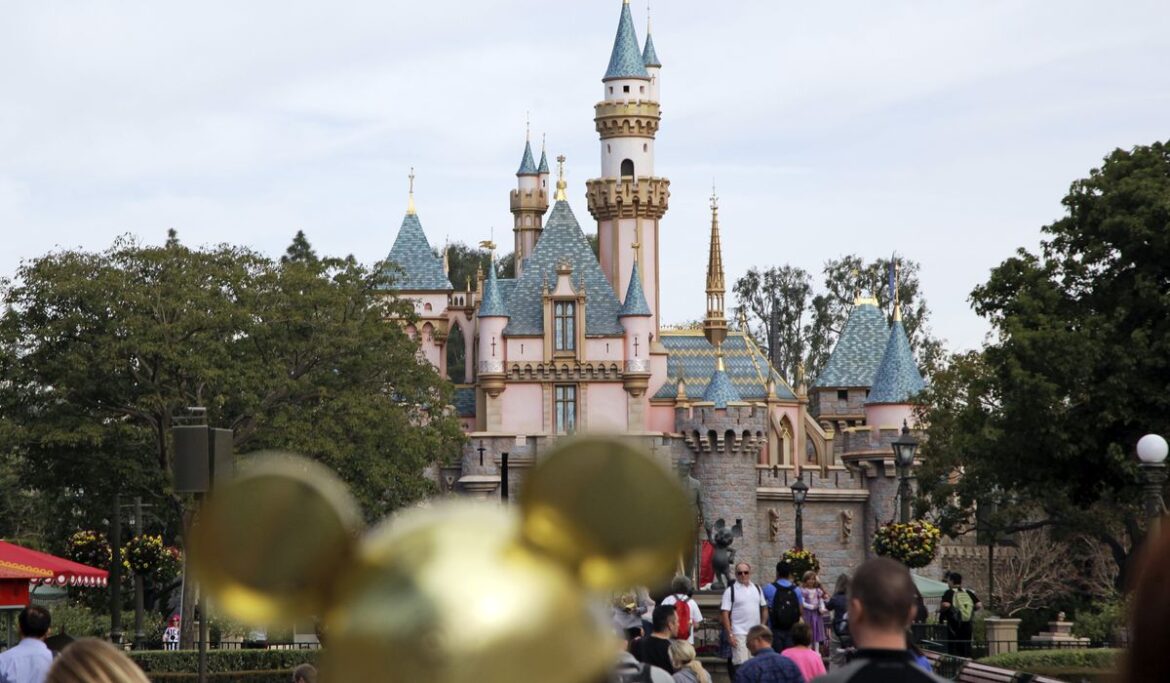 Streaker arrested at Disneyland after naked romp around 'It's a Small World' ride