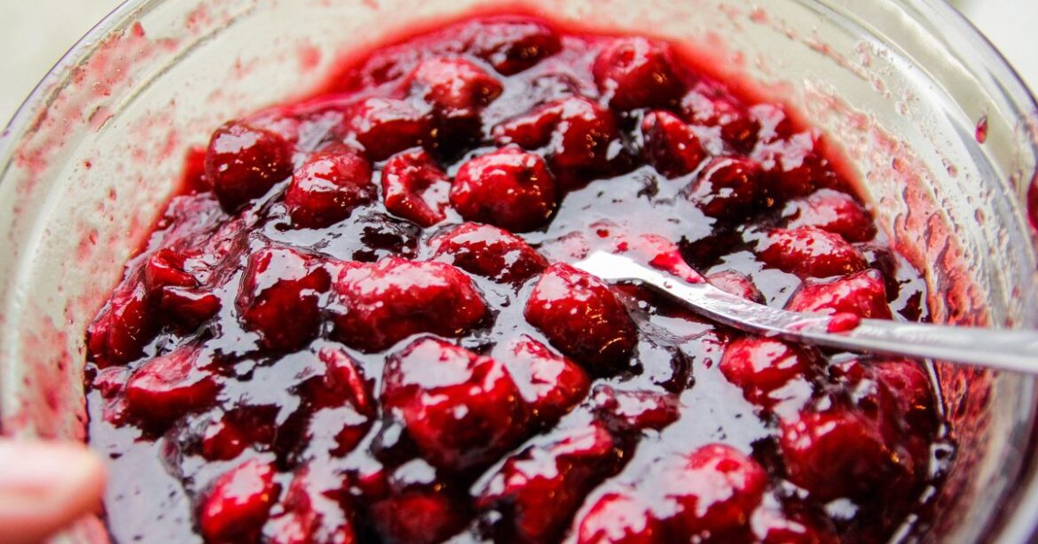 The Best Hacks To Make Thanksgiving Dinner Taste Way Better