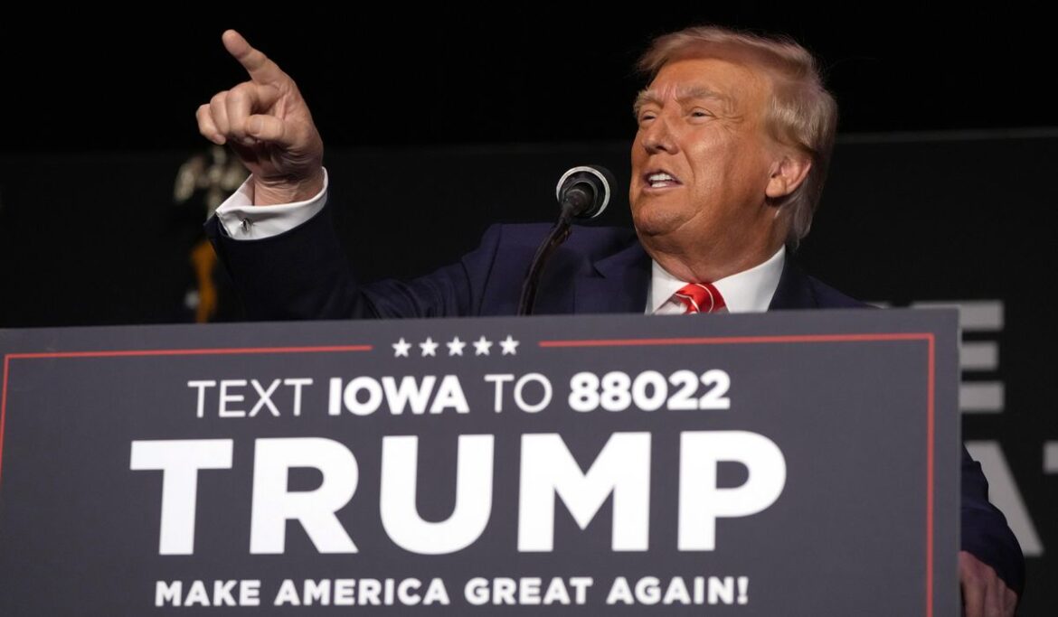 Trump returns to Iowa for another rally and needles the state's governor for endorsing DeSantis