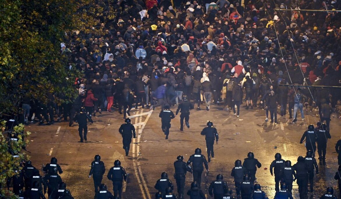 Violent protests break out ahead of Bulgaria-Hungary soccer qualifier