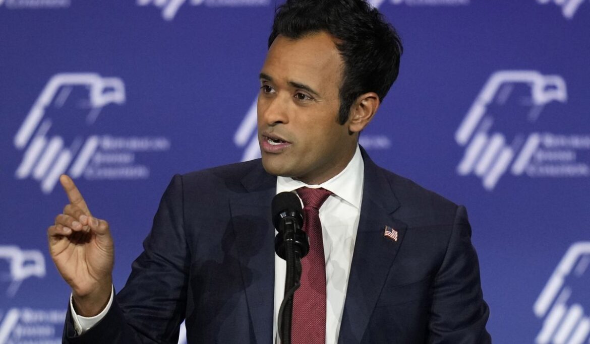 Vivek Ramaswamy calls for Ronna McDaniel, RNC chair, to resign during debate