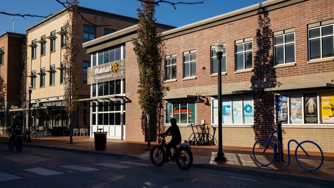 Walmart sends a new degree-free message about getting a corporate job