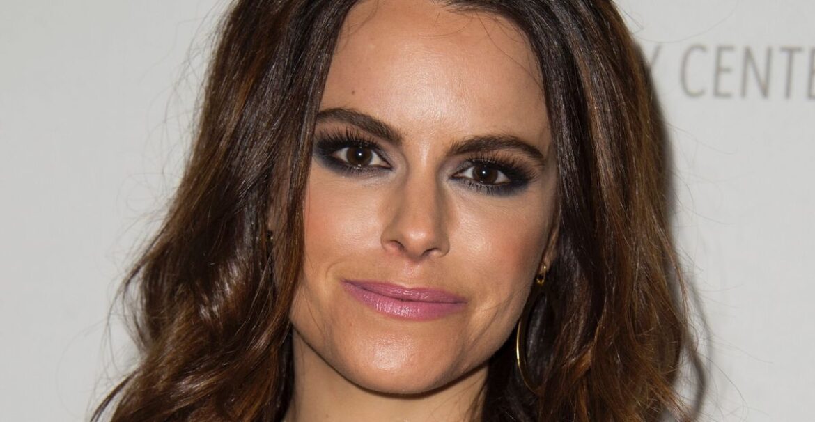 ‘Schitt’s Creek’ Star Apologizes For ‘Insensitive’ Johnny Depp Halloween Costume