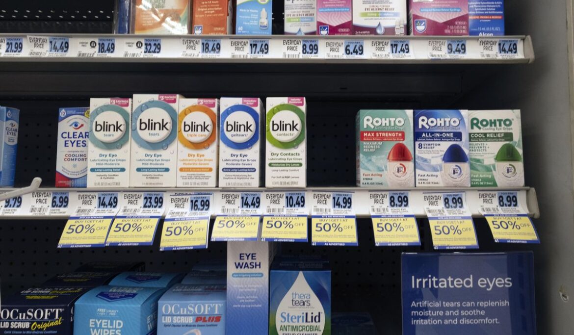 After recalls and infections, experts say safer eyedrops will require new FDA powers