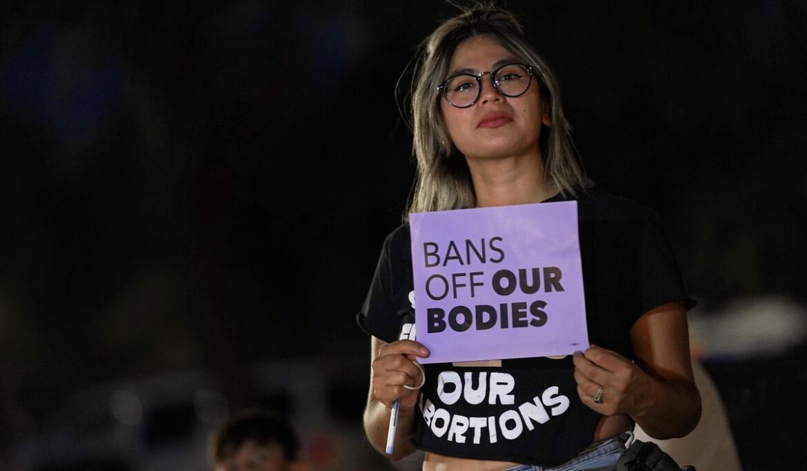 Arizona Supreme Court reviews 1864 abortion ban