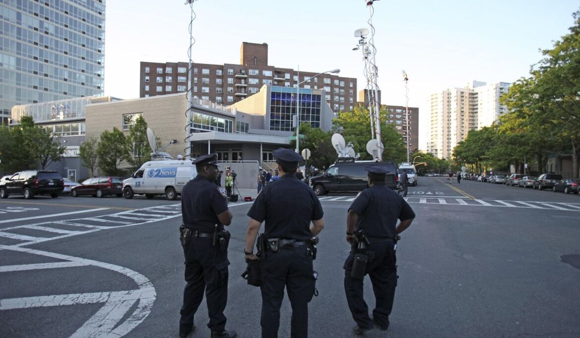 Bronx apartment building corner collapses, leaving apartments exposed