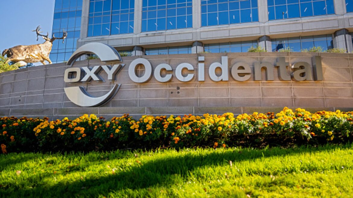 Buffett’s Berkshire buys more Occidental in endorsement of Permian Basin-related purchase