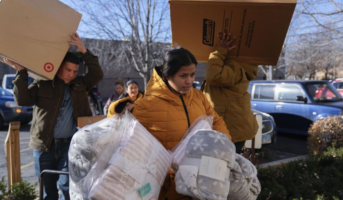 Chicago and other northern U.S. cities scramble to house migrants with coldest weather just ahead