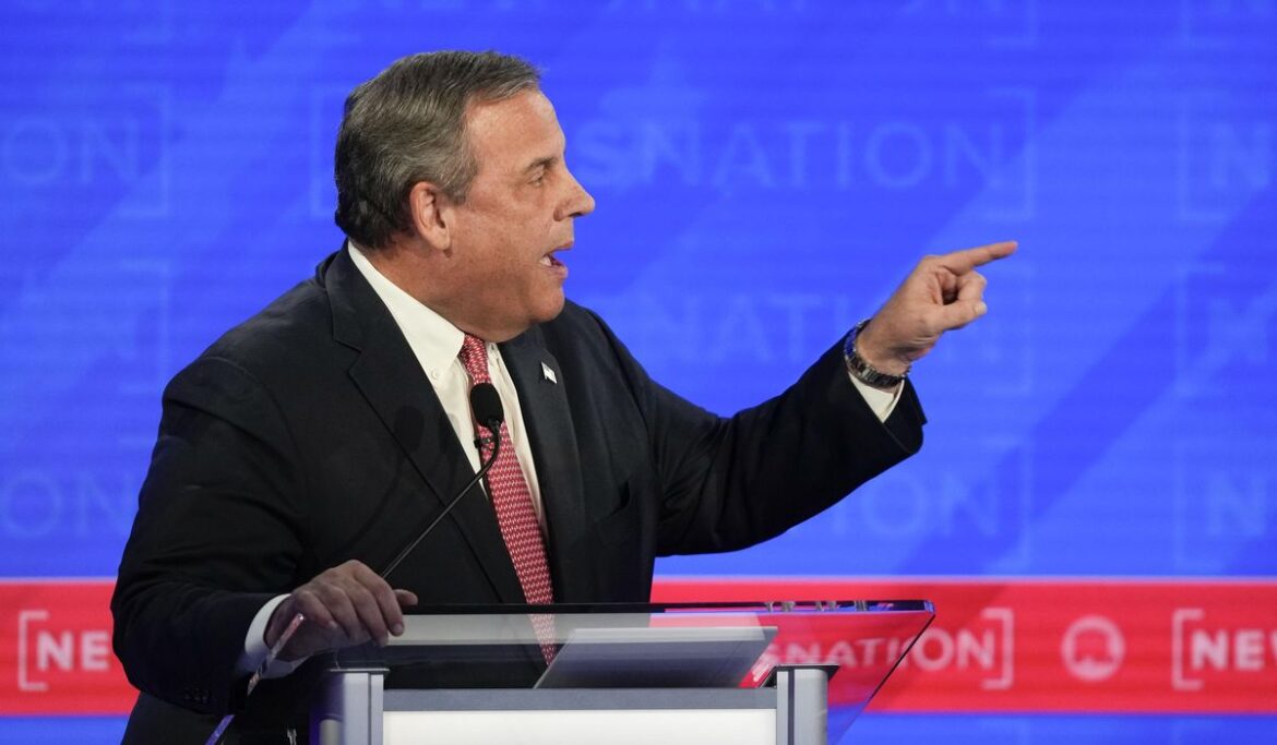Chris Christie, Vivek Ramaswamy fight at debate on foreign policy, trade insults