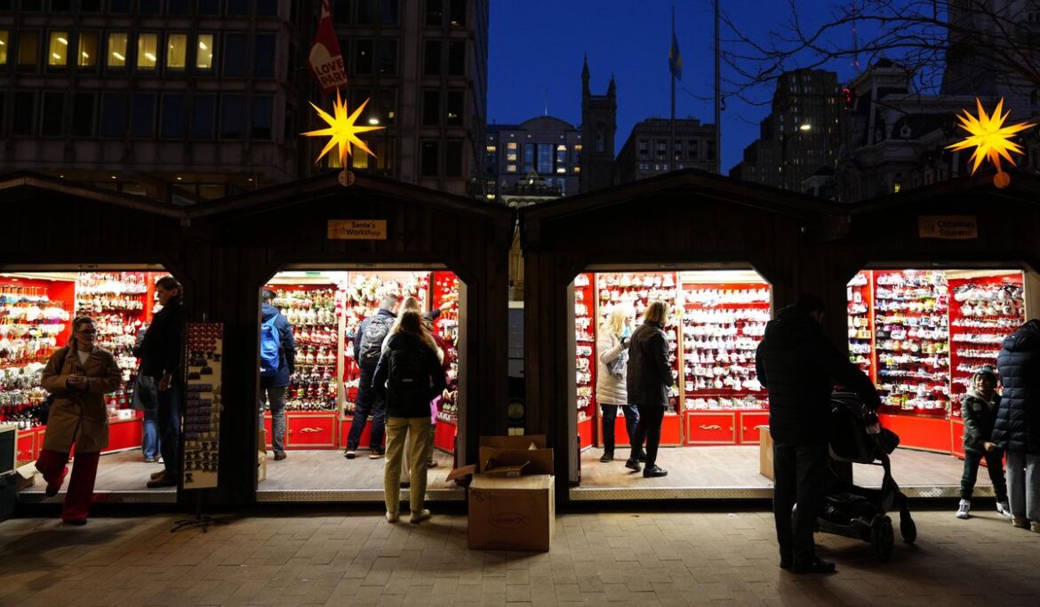 Christmas retail sales growth slows even as consumer spending grows