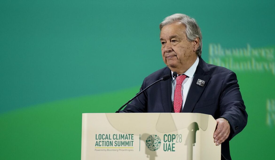 Climate worshippers gather in oil-rich UAE to pray to pagan god of green