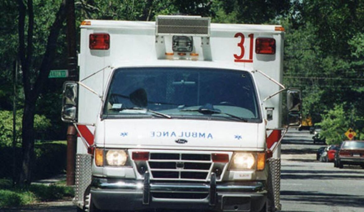 Detroit paramedic drunkenly sideswipes cars with a patient in ambulance