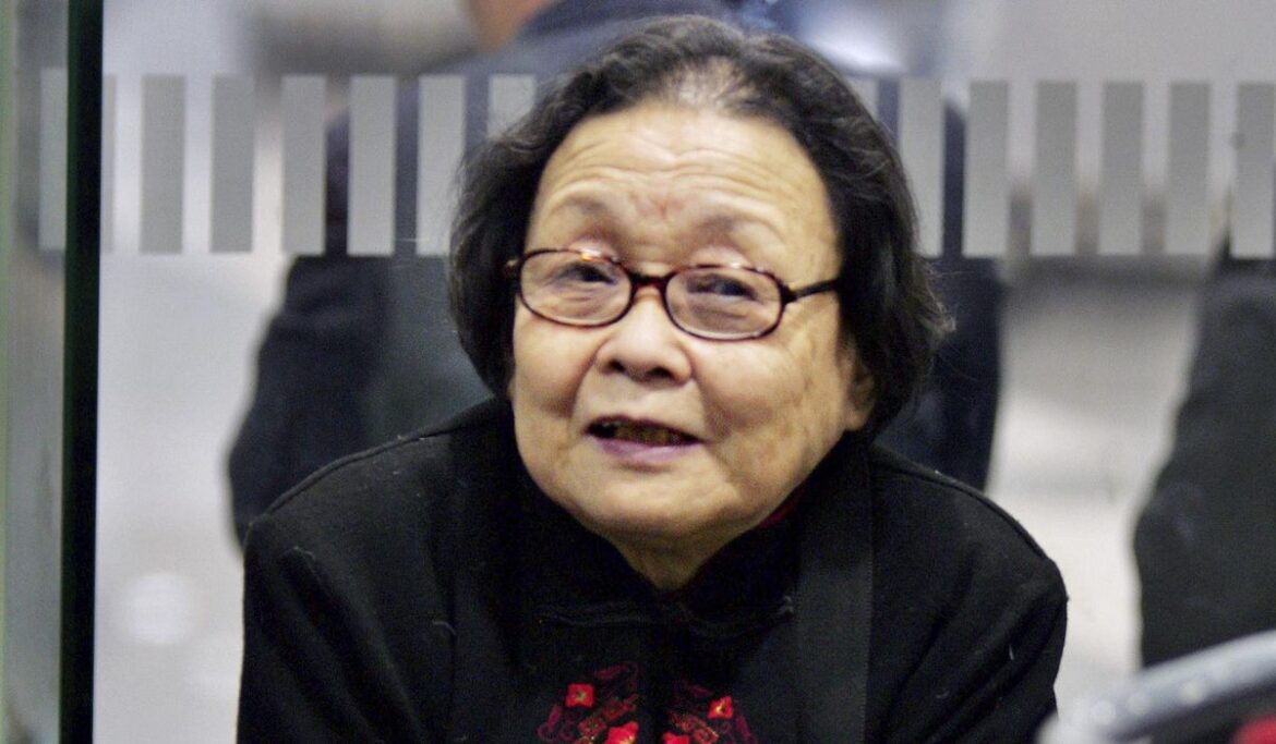 Gao Yaojie, doctor and self-exiled activist who exposed the AIDS epidemic in rural China, dies at 95