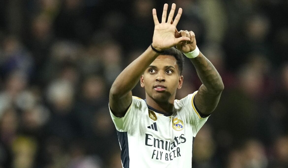 Girona scores 2 late goals to stun Valencia 2-1 and regain lead in Spain