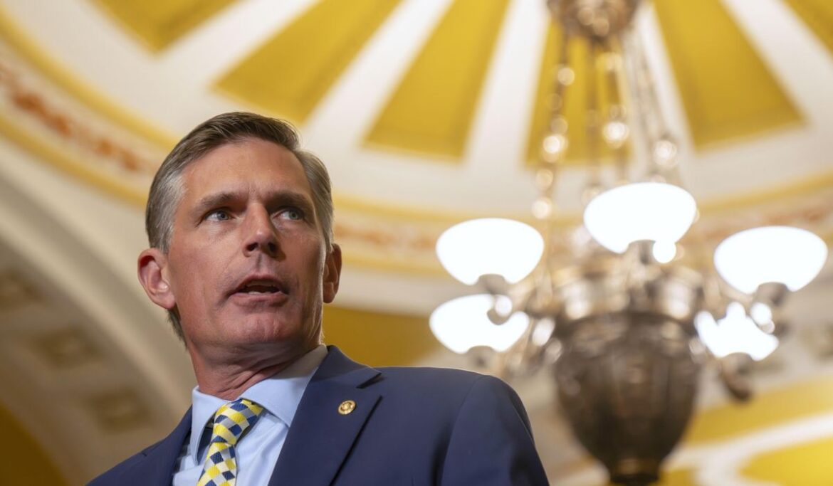 Gun violence tackled by senators while Feinstein's ban on assault weapons fades into history